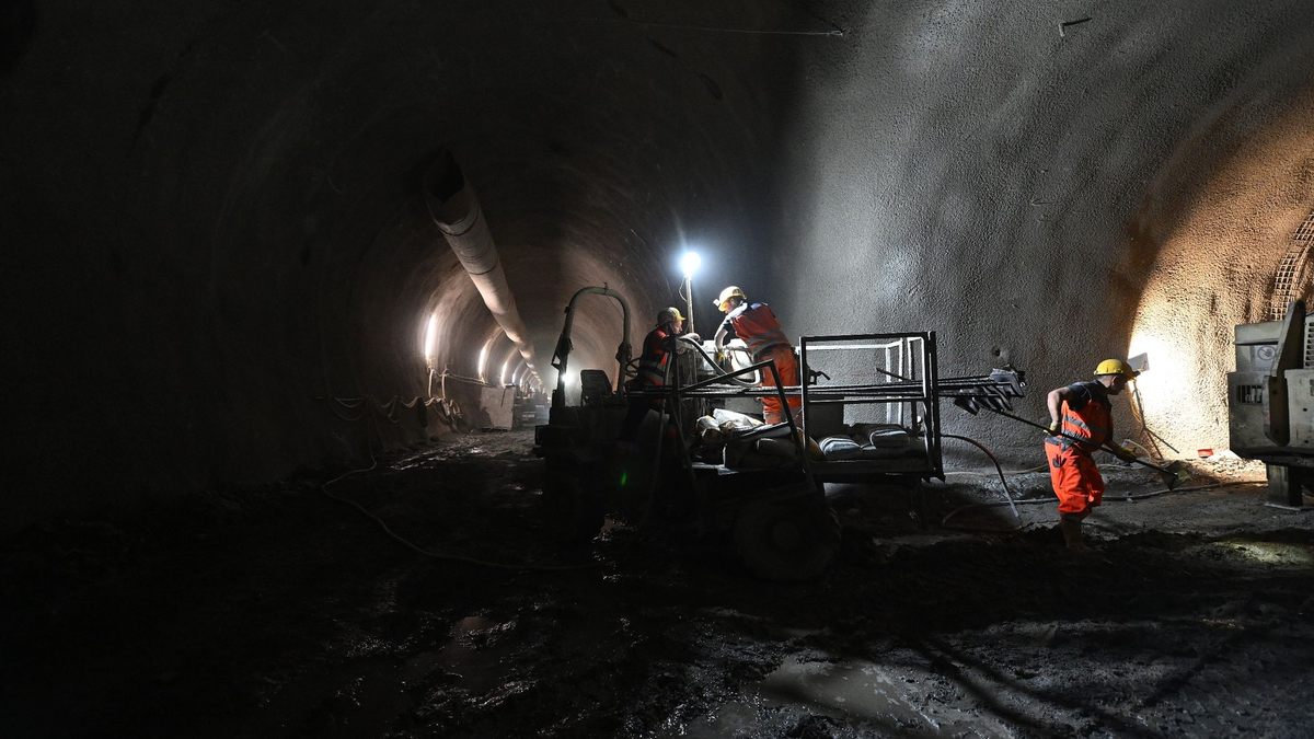 Auf der Baustelle des Brennerbasistunnels ist es zu einem tödlcihen Unfall gekommen. - Foto: Angelika Warmuth/dpa