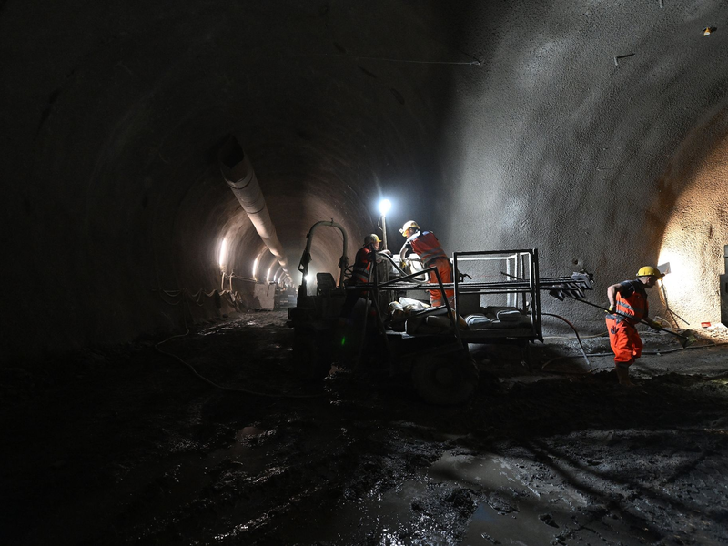 Auf der Baustelle des Brennerbasistunnels ist es zu einem tödlcihen Unfall gekommen. - Foto: Angelika Warmuth/dpa