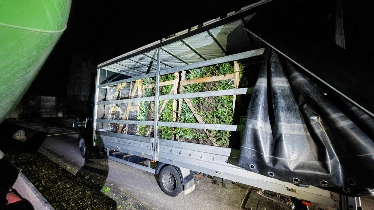 POL-DEL: Autobahnpolizei Ahlhorn: Erheblich überladener Kleintransporter auf der Autobahn 1 im Bereich Harpstedt kontrolliert - Foto: presseportal.de