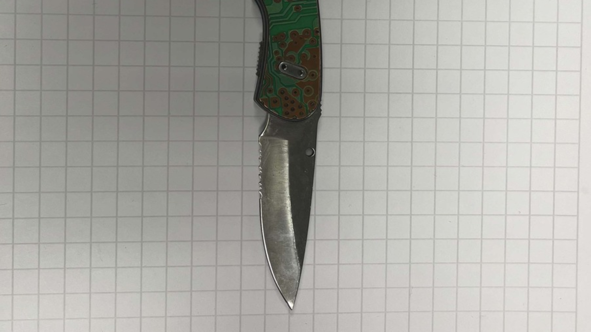 BPOL NRW: Messer zur Selbstverteidigung - Bundespolizei nimmt 17-Jährigen in Gewahrsam - Foto: presseportal.de