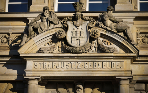 Das Urteil des Landgerichts Hamburg gegen einen 30-Jährigen wegen zahlreicher Sexualstraftaten ist rechtskräftig. - Foto: Christian Charisius/dpa