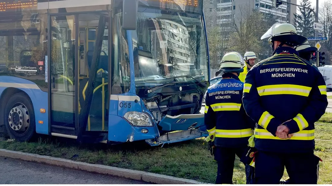 FW-M: Linienbus rammt Tram (Bogenhausen) - Bild: presseportal.de