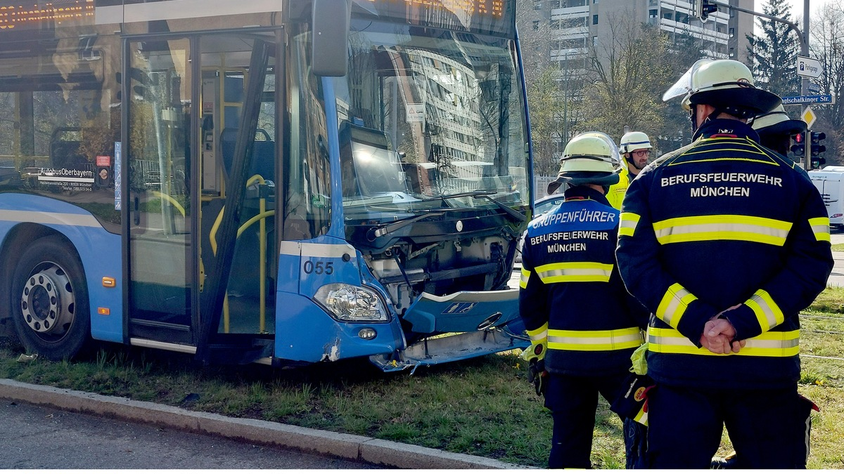 FW-M: Linienbus rammt Tram (Bogenhausen) - Foto: presseportal.de