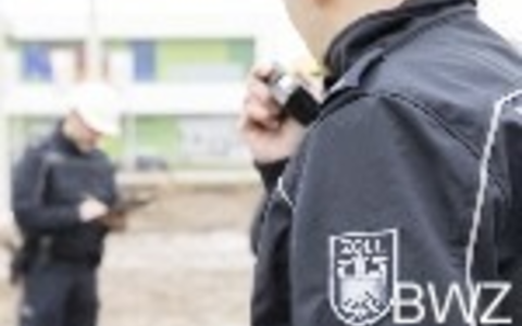 HZA-AC: Bundesweite Schwerpunktprüfung des Zolls in der Baubranche Aachener Zoll deckt in mehreren Fällen illegale Beschäftigung auf - Foto: presseportal.de