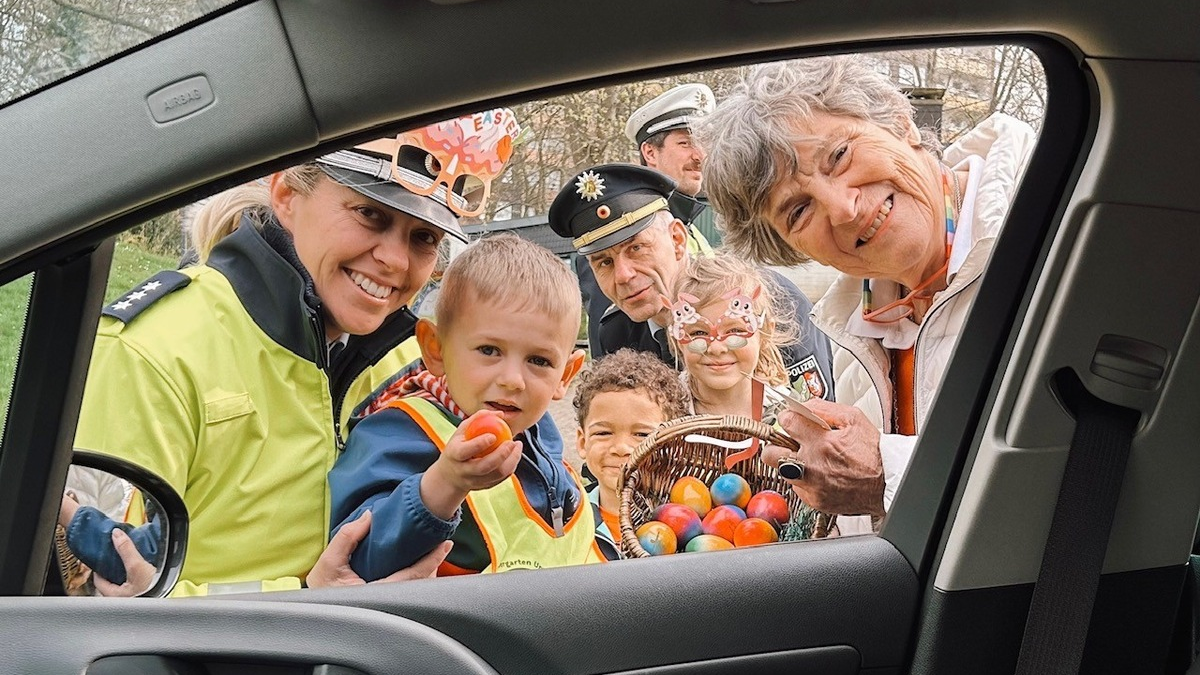 POL-HA: Ostereiaktion 2024 - Vorschulkinder belohnen Verkehrsteilnehmer für richtiges Verhalten - Foto: presseportal.de