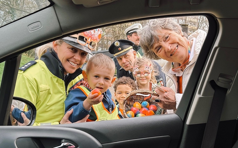 POL-HA: Ostereiaktion 2024 - Vorschulkinder belohnen Verkehrsteilnehmer für richtiges Verhalten - Foto: presseportal.de
