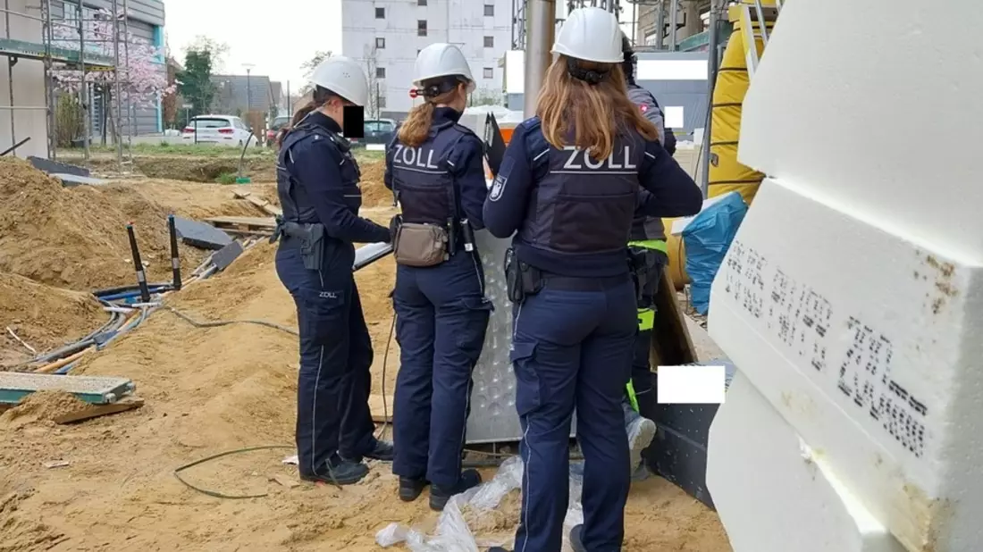 HZA-BS: Bundesweite Schwerpunktprüfung gegen Schwarzarbeit in der Baubranche / Finanzkontrolle Schwarzarbeit des Hauptzollamts Braunschweig kontrolliert Baustellen im gesamten Bezirk - Bild: presseportal.de