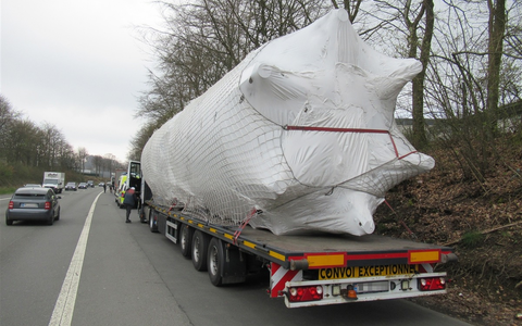 POL-MK: Schwer daneben: Kontrolle eines nicht genehmigten Schwertransports - Foto: presseportal.de