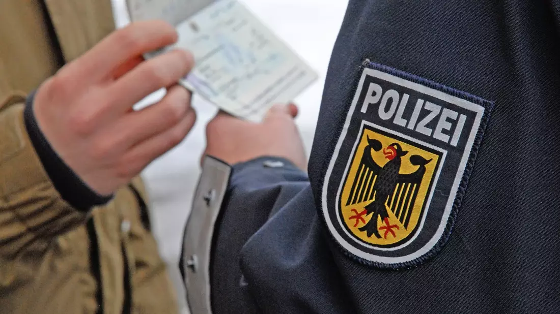 Bundespolizeidirektion München: 874 Tage ins Gefängnis / Bundespolizei verhaftet Polen nahe Weyarn - Bild: presseportal.de