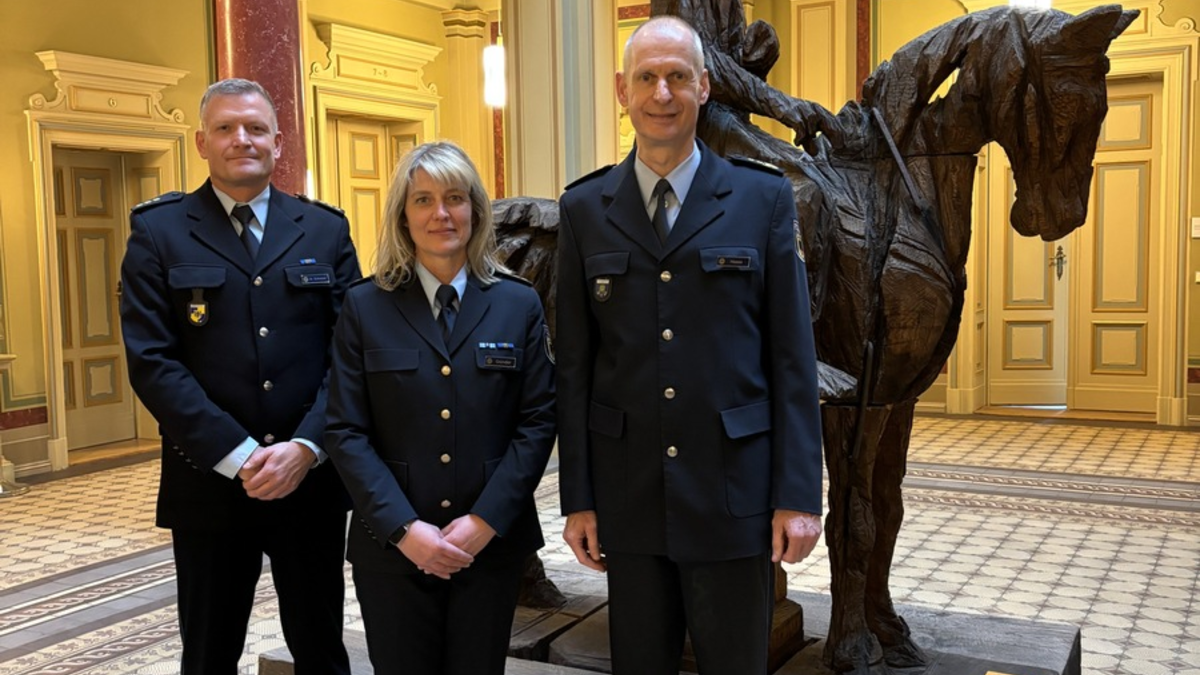 BPOLI MD: Feierliche Übergabe der Dienstgeschäfte der Dienststellenleitung der Bundespolizeiinspektion Magdeburg - Foto: presseportal.de