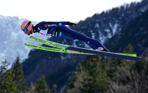 War beim Skifliegen in Planica als Zehnter bester Deutscher: Pius Paschke. - Foto: Darko Bandic/AP/dpa