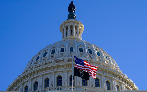 Das US-Repräsentantenhaus hat kurz vor einem drohenden Stillstand der Regierungsgeschäfte ein Haushaltspaket in Billiardenhöhe verabschiedet. - Foto: Jacquelyn Martin/AP/dpa