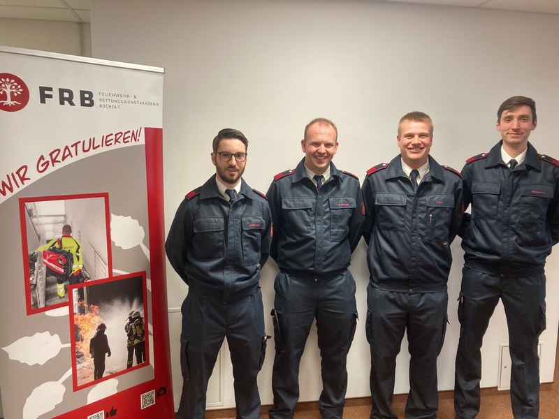 FW Ratingen: Frisch bestandene Notfallsanitäter - Foto: presseportal.de