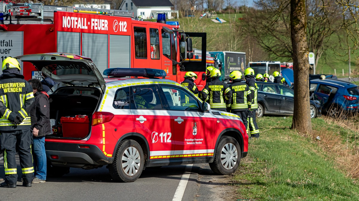 FW Wenden: Schwerer Verkehrsunfall auf L512 - Foto: presseportal.de