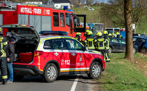 FW Wenden: Schwerer Verkehrsunfall auf L512 - Foto: presseportal.de