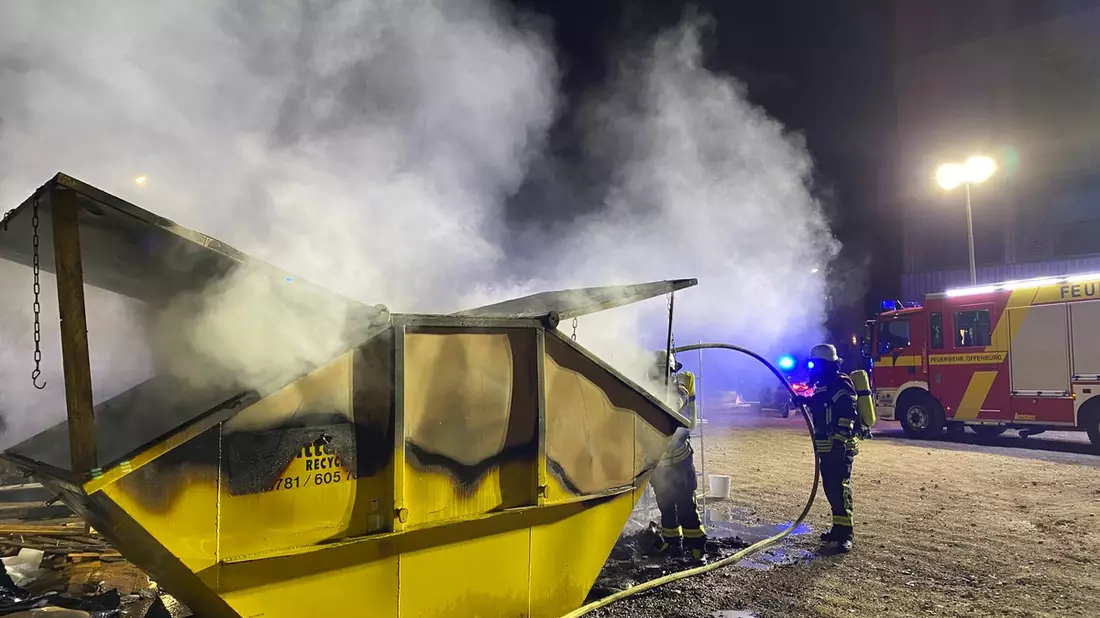 FW-OG: Bauschuttcontainer brennt aus - Bild: presseportal.de