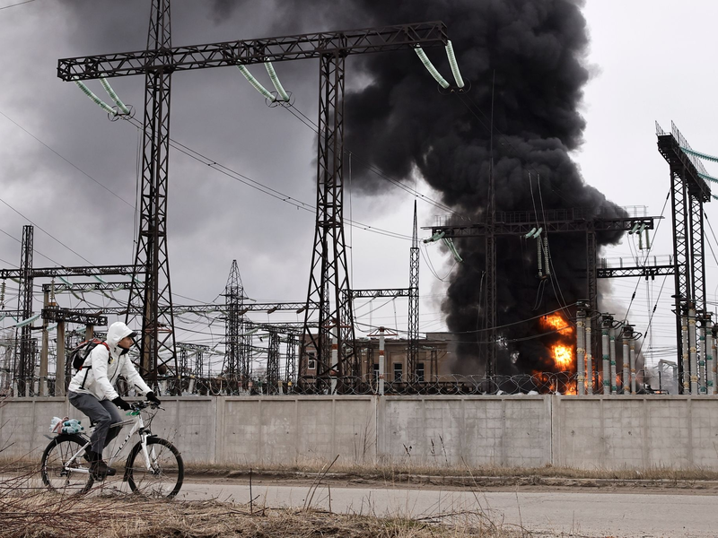 Der Krieg geht unvermindert weiter. - Foto: Yevhen Titov/AP/dpa