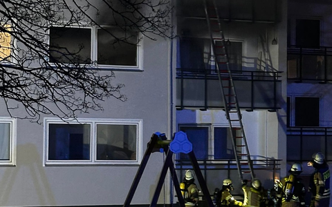 FW Menden: Brandeinsatz in Menden fordert rund 100 Einsatzkräfte - Foto: presseportal.de