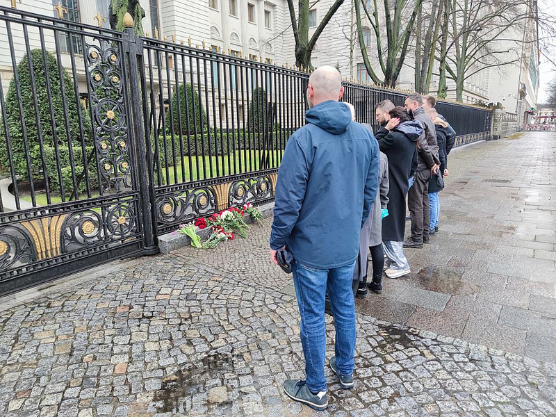 Beileidsbekundungen vor der russischen Botschaft am 23.03.2024 - Foto: über dts Nachrichtenagentur