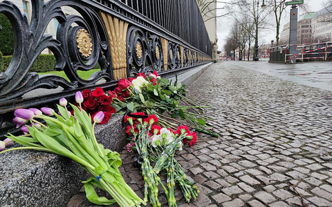 Beileidsbekundungen vor der russischen Botschaft in Berlin am 23.03.2024 - Foto: über dts Nachrichtenagentur