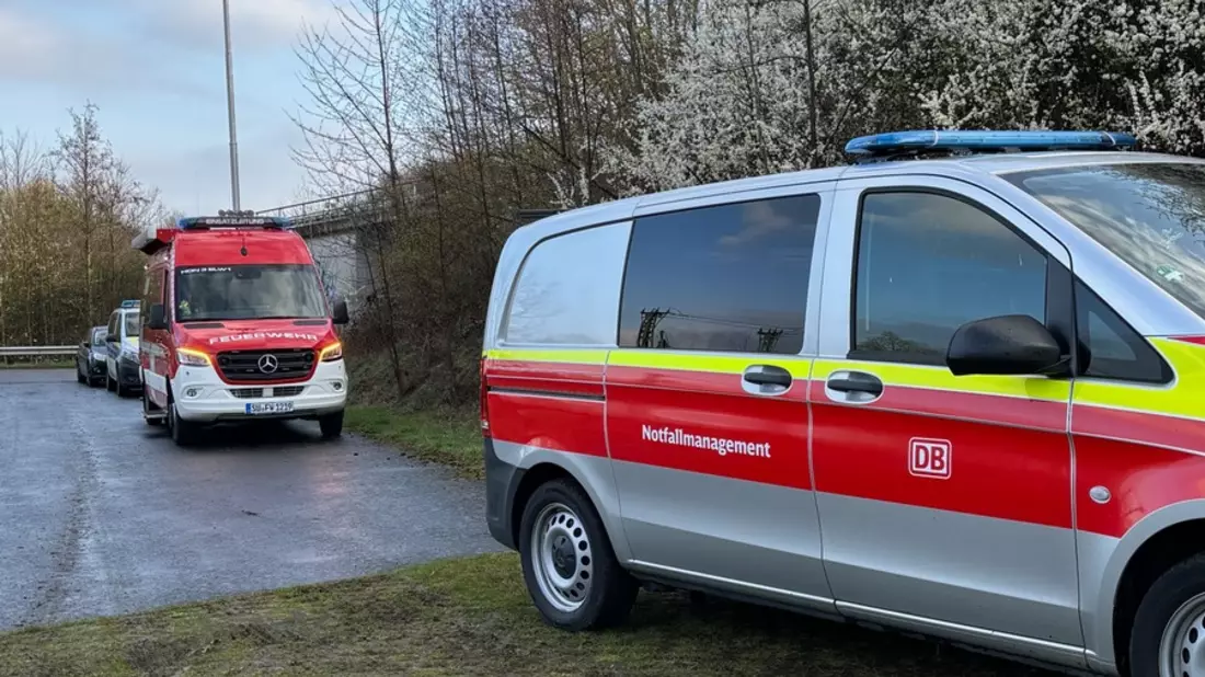 FW Bad Honnef: Einsatz an ICE-Strecke - Totes Wildtier mittels Drohne entdeckt - Bild: presseportal.de