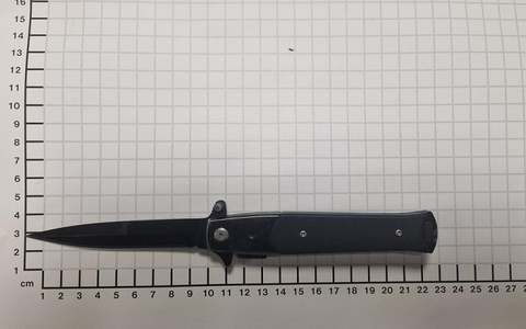 BPOL NRW: Bundespolizei stellt Einhandmesser bei 17-Jährigen sicher - Foto: presseportal.de