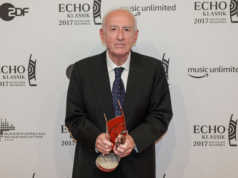 Der Pianist Maurizio Pollini bei der Verleihung des Echo-Klassik im Jahr 2017. - Foto: picture alliance / Axel Heimken/dpa
