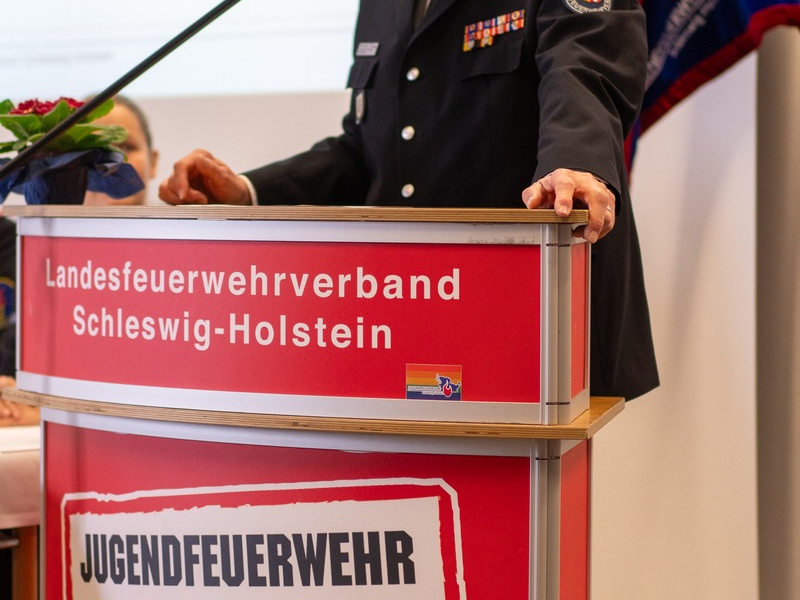 FW-LFVSH: Landesjugendfeuerwehrversammlung 2024: Jugendfeuerwehr bekennt sich klar zur freiheitlich demokartische Grundordnung - Foto: presseportal.de