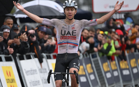 Tadej Pogacar steht kurz vor dem Sieg bei der Katalonien-Rundfahrt. - Foto: Roth/Roth/dpa