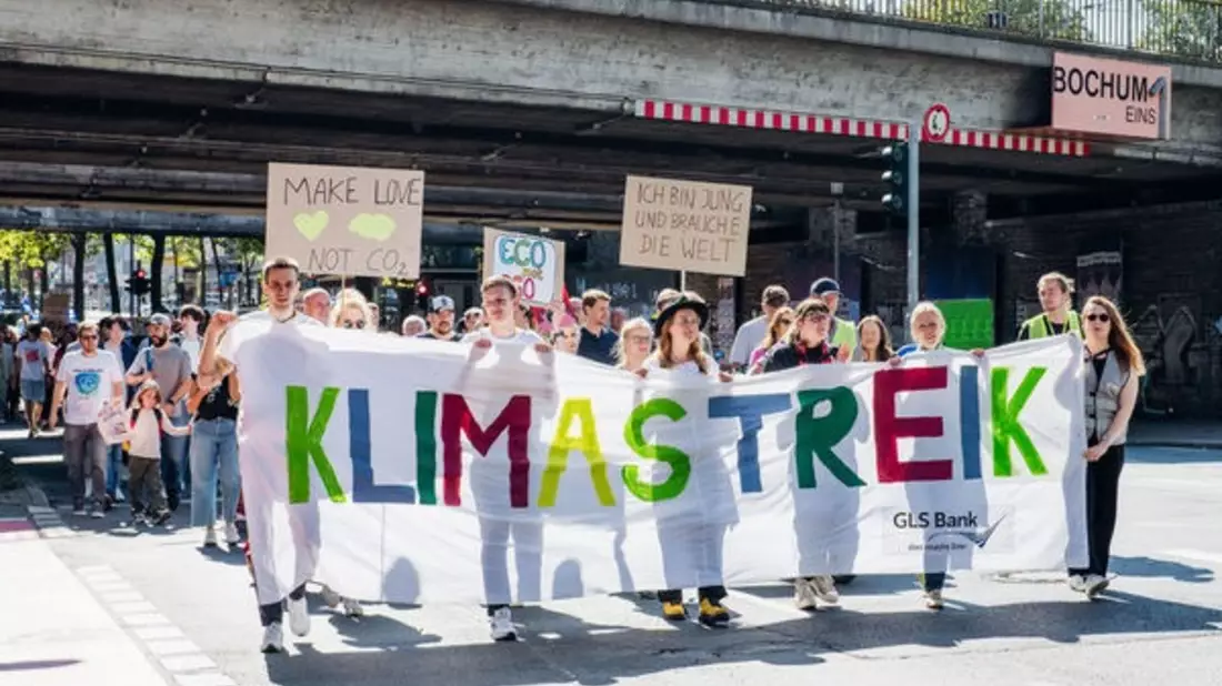 §129 StGB bei Klimaaktivismus - Klimarechte sind Menschenrechte - Bild: presseportal.de