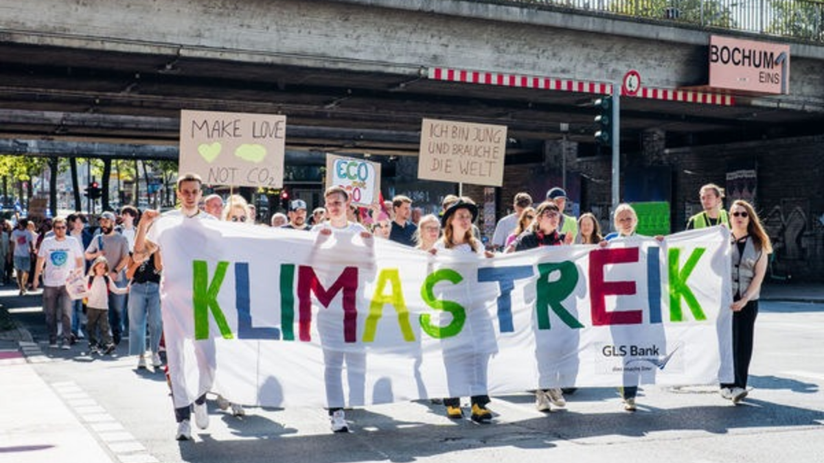 §129 StGB bei Klimaaktivismus - Klimarechte sind Menschenrechte - Foto: presseportal.de