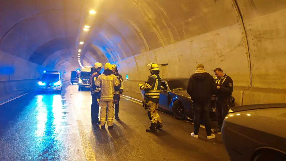FW-BO: Verkehrsunfall im Autobahntunnel auf der BAB 448 Fahrtrichtung Witten - Bild: presseportal.de