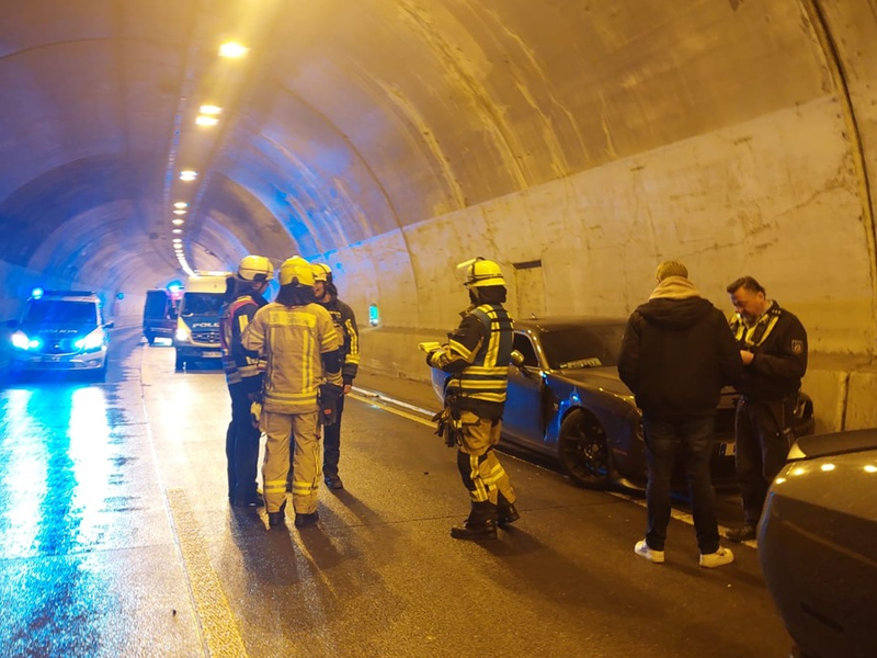 FW-BO: Verkehrsunfall im Autobahntunnel auf der BAB 448 Fahrtrichtung Witten - Foto: presseportal.de