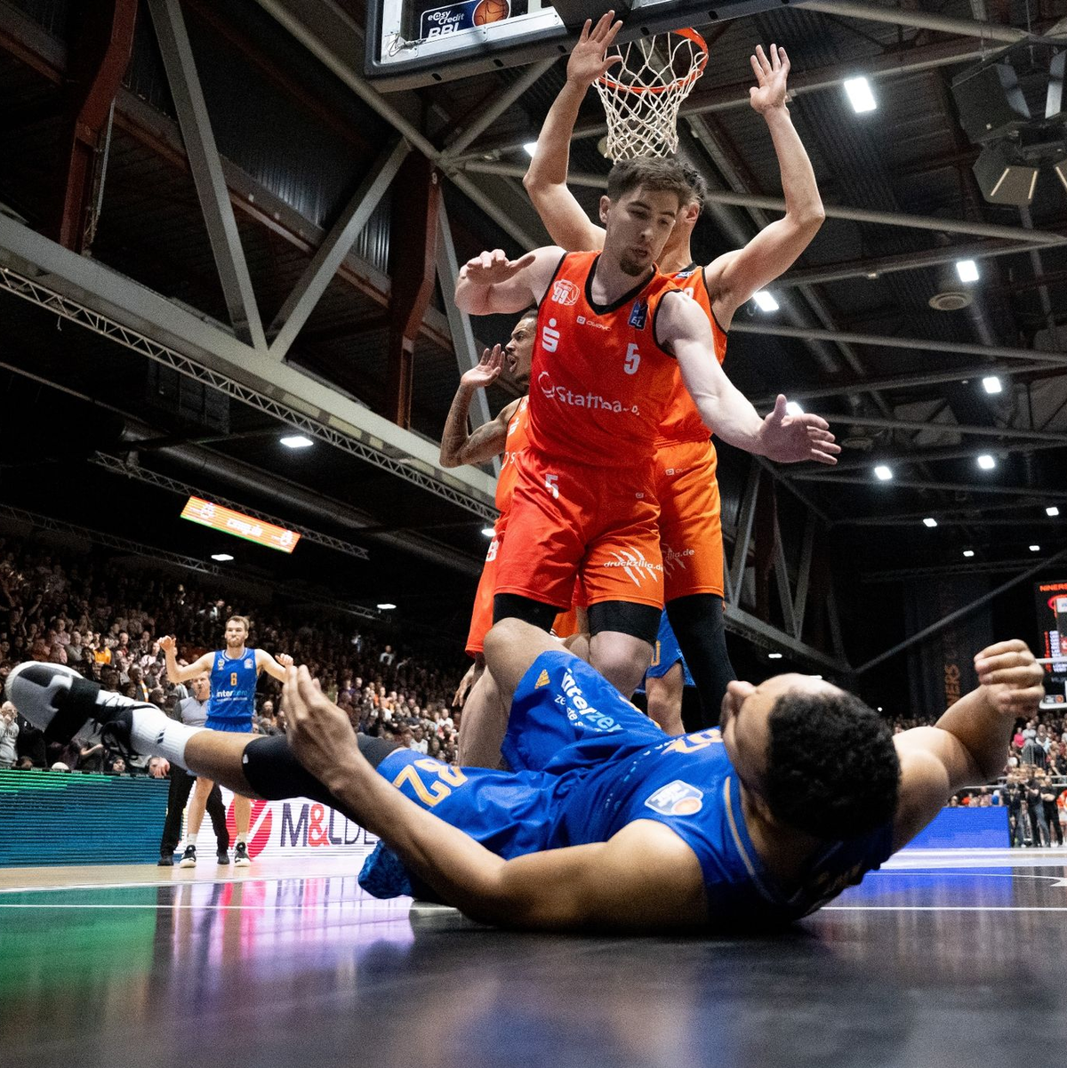 Die Niners Chemnitz mussten sich Alba Berlin geschlagen geben. - Foto: Hendrik Schmidt/dpa