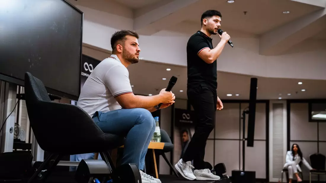 Erfolgsgeheimnis Dropshipping: Wie zwei 19-Jährige mit der Hilfe der Ecomunlimited GmbH hohe fünfstellige Umsätze erzielen - Bild: presseportal.de