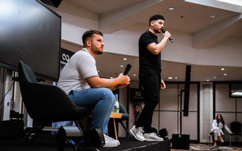 Erfolgsgeheimnis Dropshipping: Wie zwei 19-Jährige mit der Hilfe der Ecomunlimited GmbH hohe fünfstellige Umsätze erzielen - Foto: presseportal.de