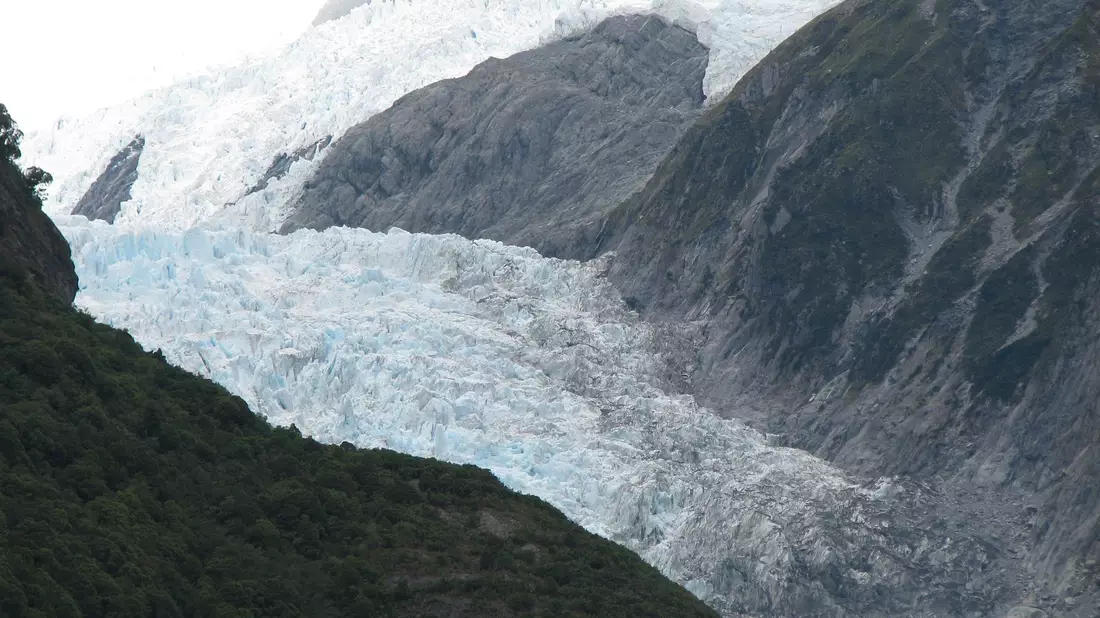 Der Fox Gletscher in Neuseeland. - Bild: Rebekah Lyell/dpa