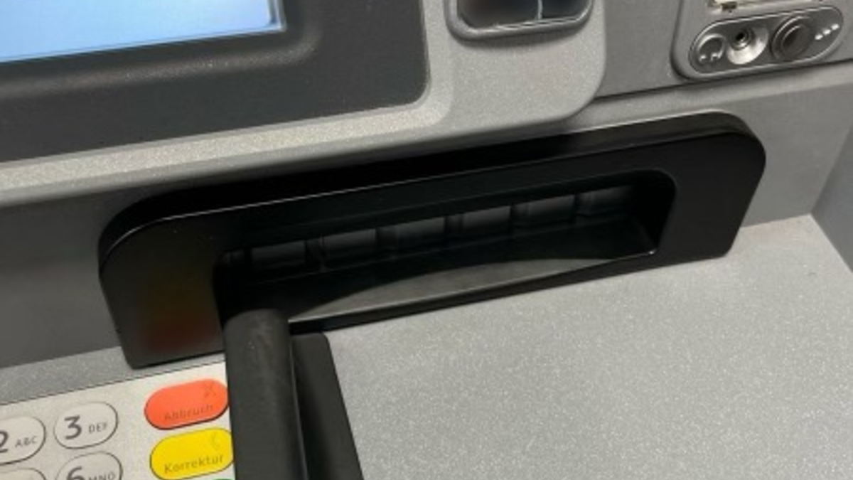 POL-WES: Kamp-Lintfort/ Dinslaken - Unbekannte manipulieren Geldautomaten - Foto: presseportal.de