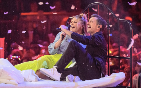 Der Moderator Florian Silbereisen und die Sängerin Beatrice Egli traten Spekulationen über ein mögliches Verhältnis mit dem Song «Das wissen nur wir» entgegen. - Foto: Monika Skolimowska/dpa Der Moderator Florian Silbereisen und die Sängerin Beatrice Egli traten Spekulationen über ein mögliches Verhältnis mit dem Song «Das wissen nur wir» entgegen. - Foto: Monika Skolimowska/dpa