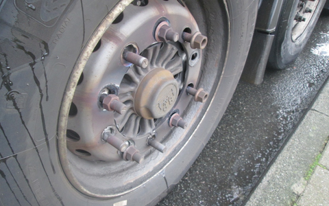 POL-DEL: Autobahnpolizei Ahlhorn: Verkehrsunsicherer Sattelzug auf der Autobahn 1 im Bereich der Gemeinde Harpstedt gestoppt - Foto: presseportal.de
