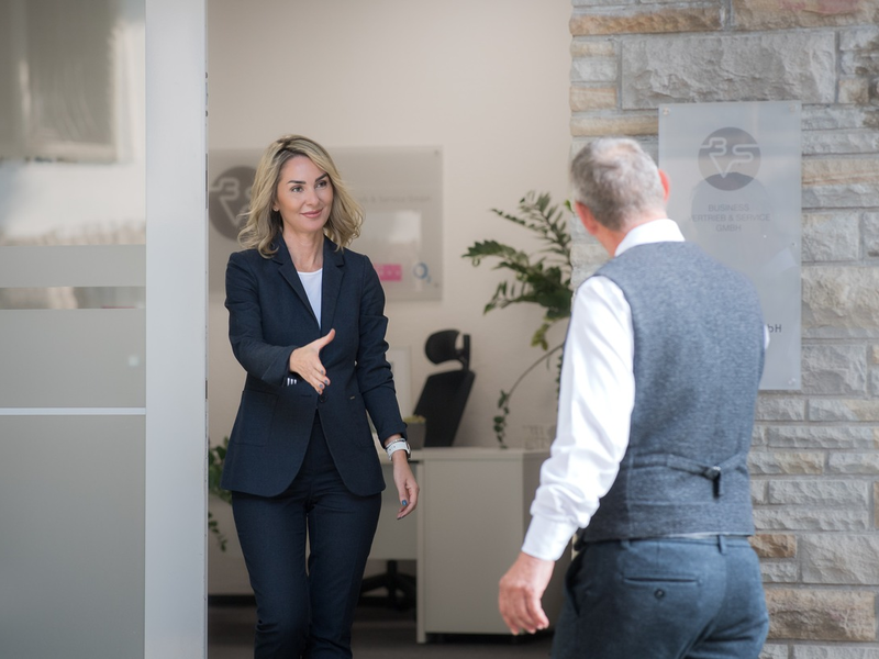 Tatjana Kljueva: So gute Erfahrungen machen Kunden mit der BVS Business Vertrieb & Service GmbH - Foto: presseportal.de