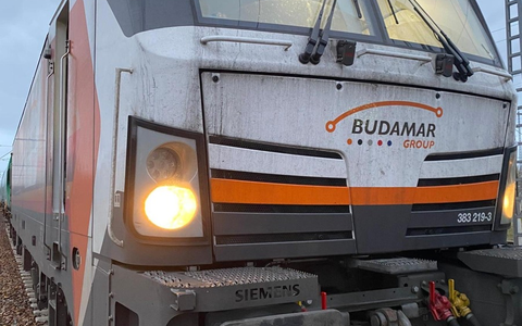 BPOLI MD: Zeugenaufruf der Bundespolizei: Unbekannte werfen Gegenstand von BrĂŒcke und treffen Frontscheibe eines durchfahrenden Zuges - Foto: presseportal.de BPOLI MD: Zeugenaufruf der Bundespolizei: Unbekannte werfen Gegenstand von BrĂŒcke und treffen Frontscheibe eines durchfahrenden Zuges - Foto: presseportal.de