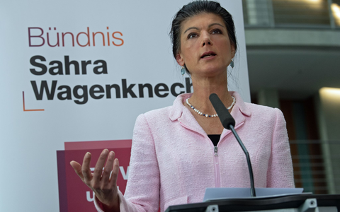 Sahra Wagenknecht im Bundestag - bundesweit steht das BSW bei etwa fünf Prozent. - Foto: Jonathan Penschek/dpa