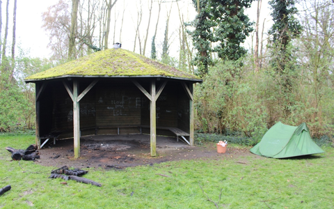 POL-NE: Lagerfeuer beschädigt Grillhütte - Foto: presseportal.de