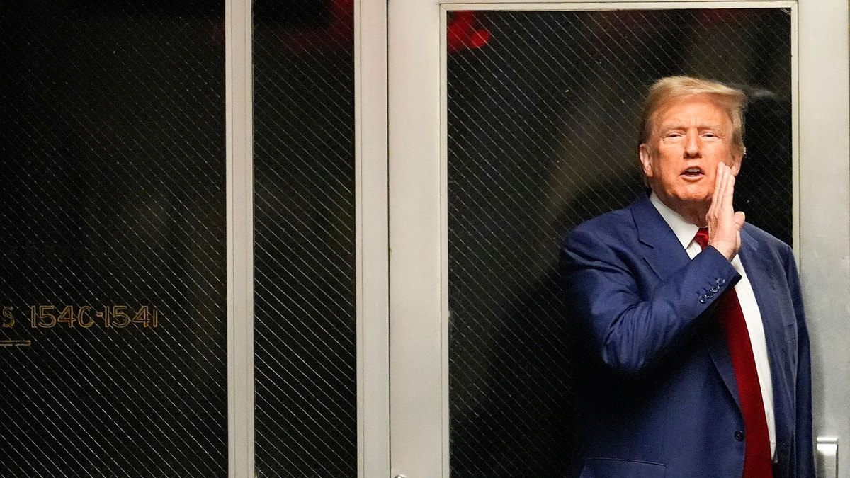 Der ehemaliger US-Präsident Donald Trump muss seine Strafe erst später zahlen. - Foto: Mary Altaffer/AP Pool/dpa