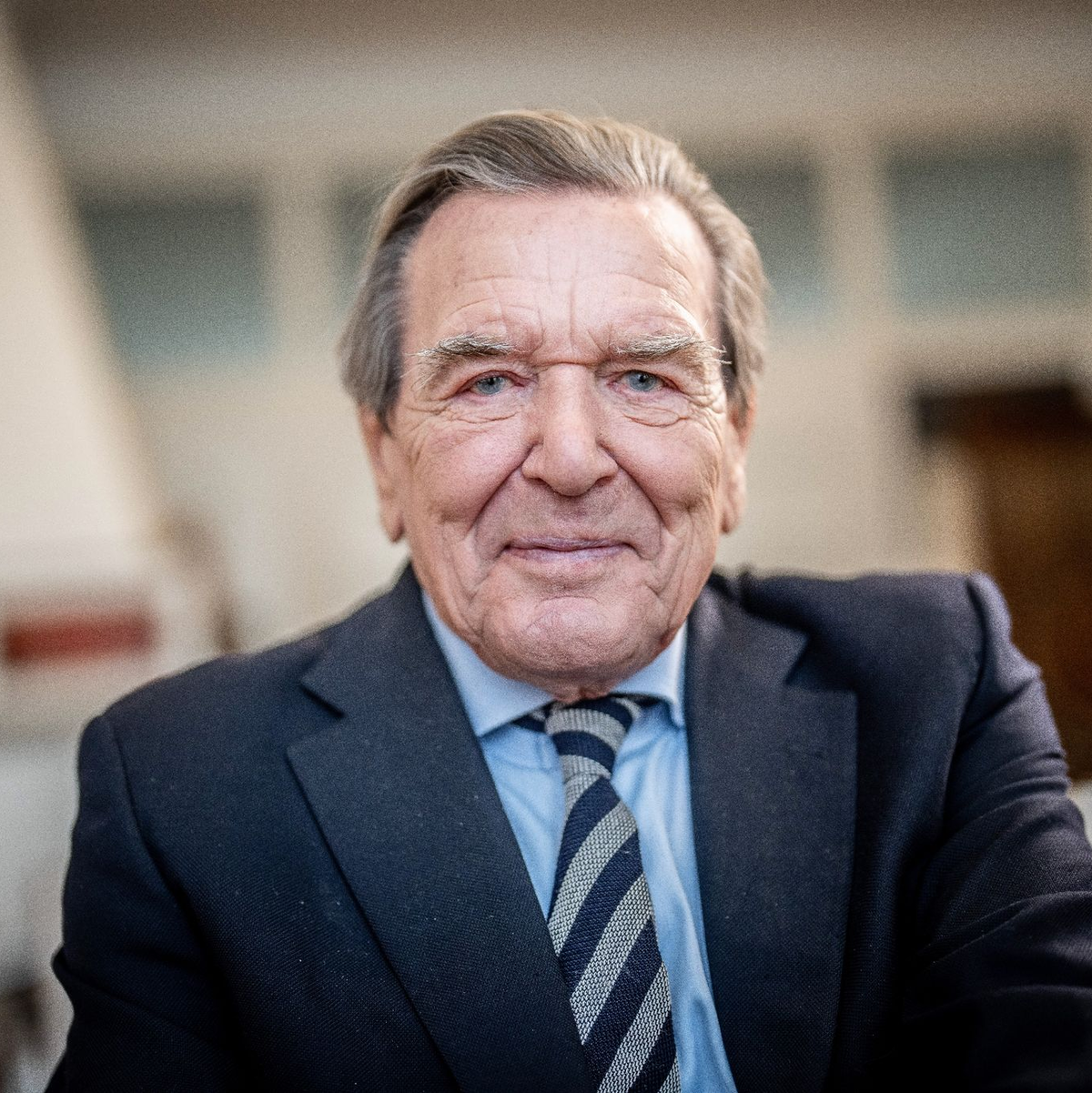 Als wichtigste Entscheidung seiner Amtszeit nannte Schröder unter anderem sein Nein zur Beteiligung am Irak-Krieg. - Foto: Michael Kappeler/dpa