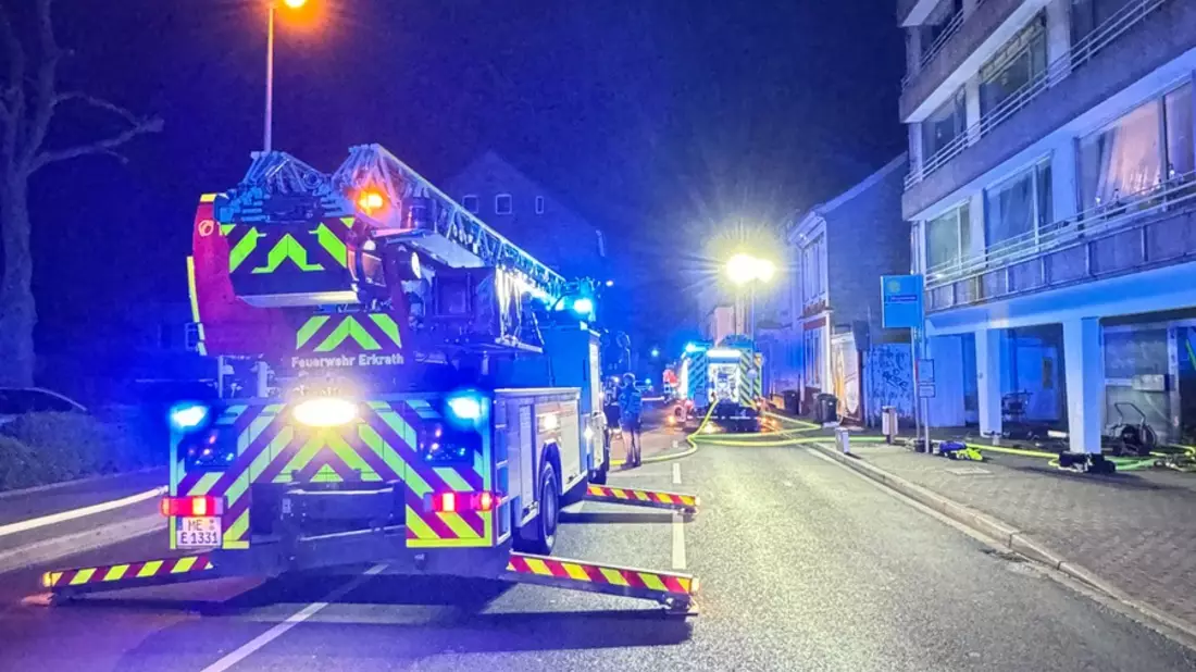 FW-Erkrath: Ausgedehnter Wohnungsbrand mit Menschenrettung - Bild: presseportal.de