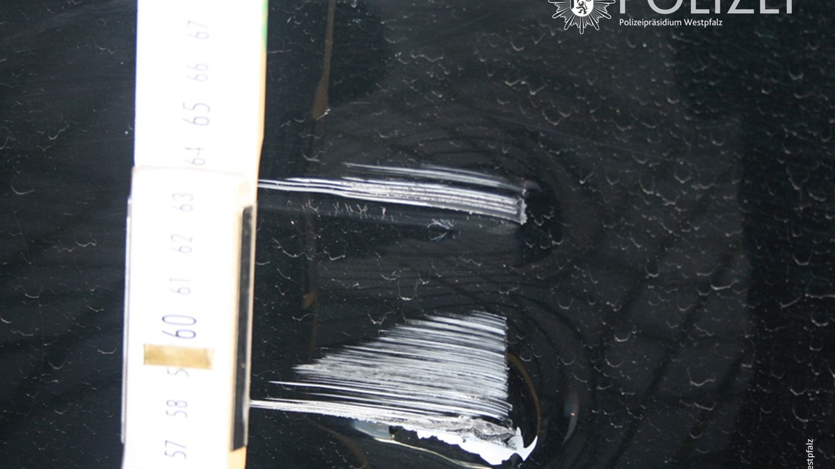 POL-PPWP: BMW gerammt und geflüchtet - Foto: presseportal.de