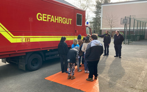 POL-EN: Ennepe-Ruhr-Kreis/Wetter: Verkehrsunfallprävention-Tote Winkel Beschulung - Foto: presseportal.de