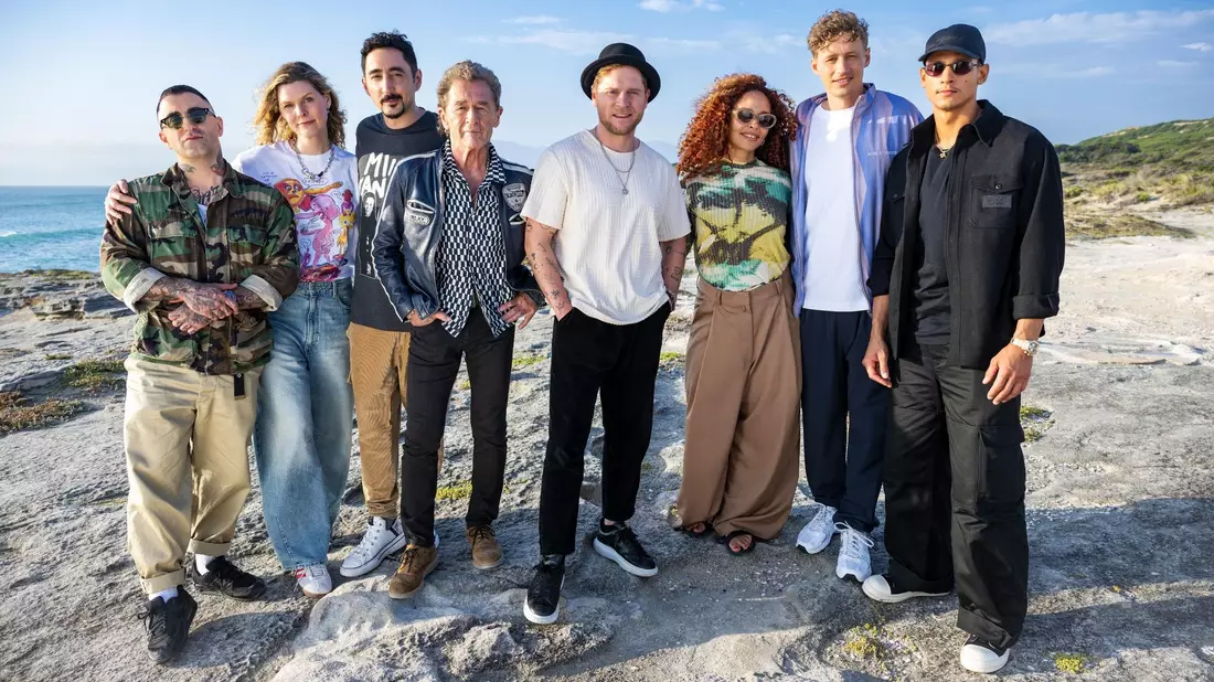 Der Cast der neuen Staffel «Sing meinen Song» mit Sammy Amara (l-r), Eva Briegel, Eko Fresh, Peter Maffay, Johannes Oerding, Joy Denalane, Tim Bendzko und Emilio. - Bild: Markus Hertrich/RTL/dpa